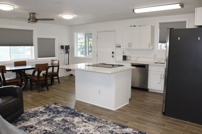 Building Photo - Loha