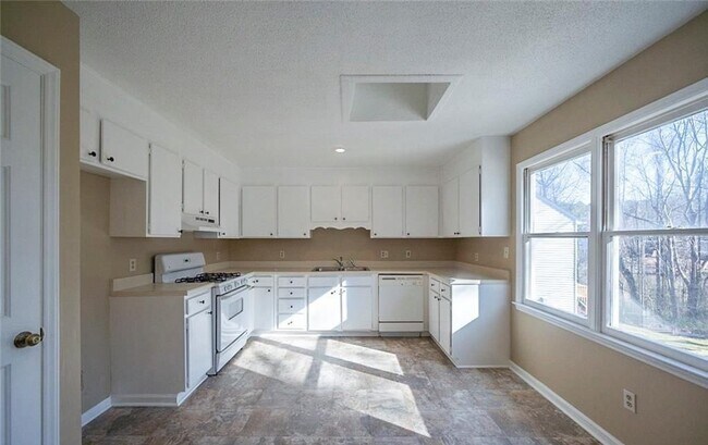 Building Photo - 1616 Cranberry Hill Ln