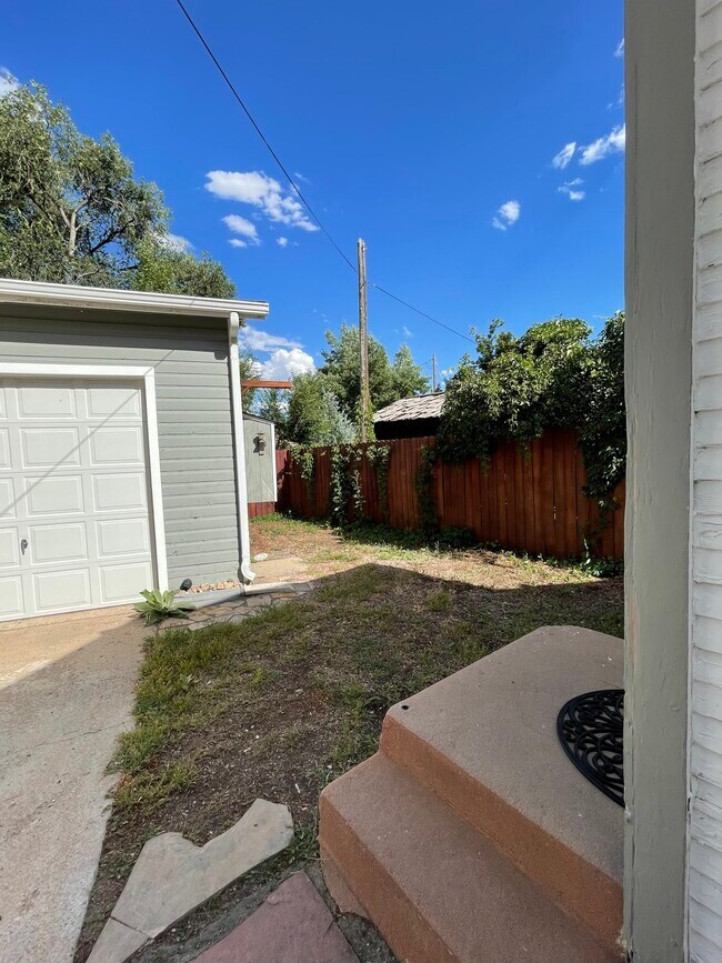 Photo - 2-12 Wolfe Ave House