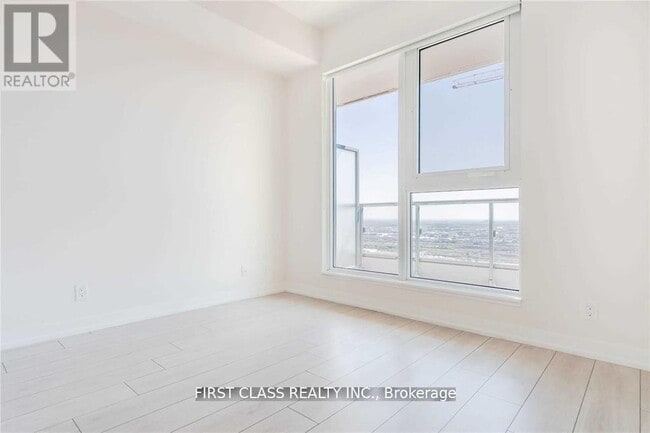 Building Photo - 950 Portage Pkwy