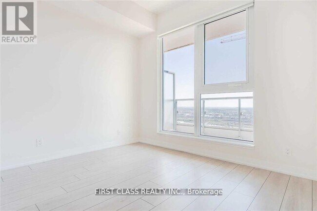 Photo du bâtiment - 950 Portage Pkwy