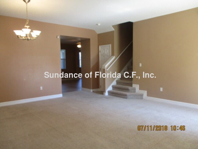 Building Photo - Large Family Home with Screened Pool