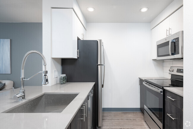 1BD, 1BA - 500SF - Belgrove Court