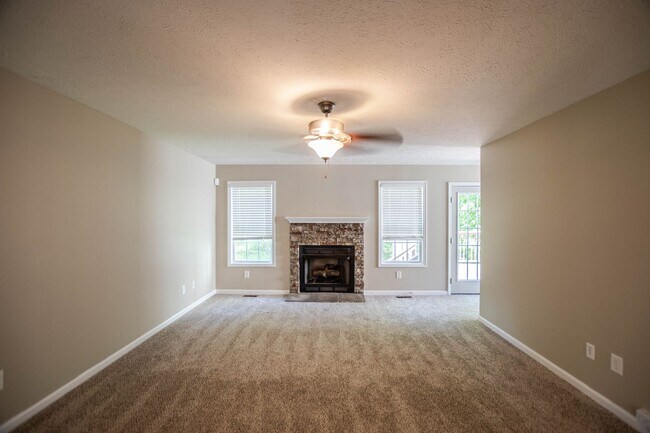 Foto del edificio - Four Bedroom with Bonus!