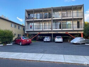 Building Photo - 360 Jean St