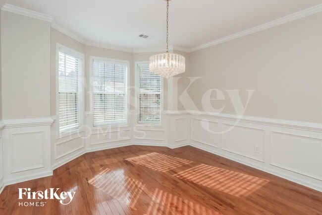 Building Photo - 205 Crown Oaks Ct