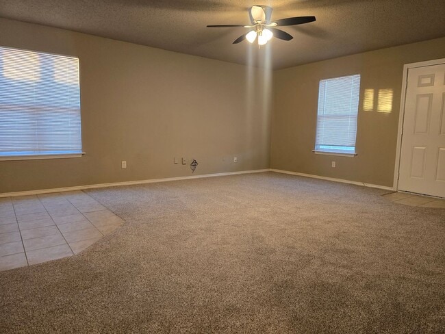 Building Photo - Updated and available now!