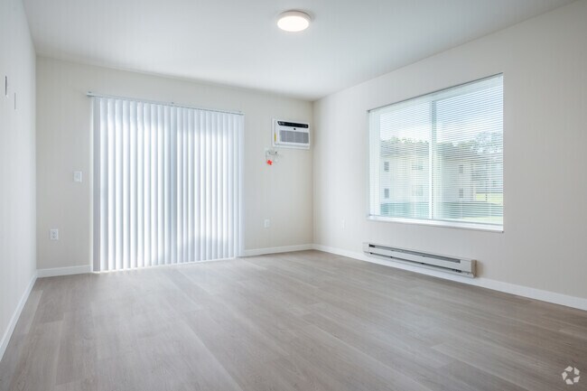 2 habitaciones, 1 baño - 989 pies cuadrados - Sala de estar - The Arnie Apartments