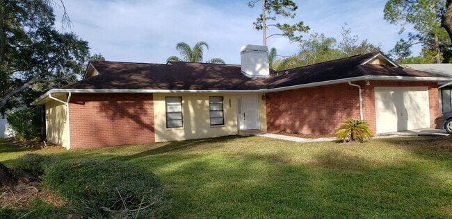 Foto del edificio - Enjoy Peaceful Living in this Northdale Co...