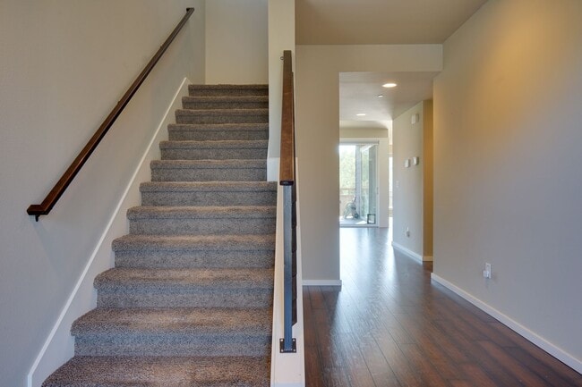 Building Photo - Luxury Oakleigh MainVue Home