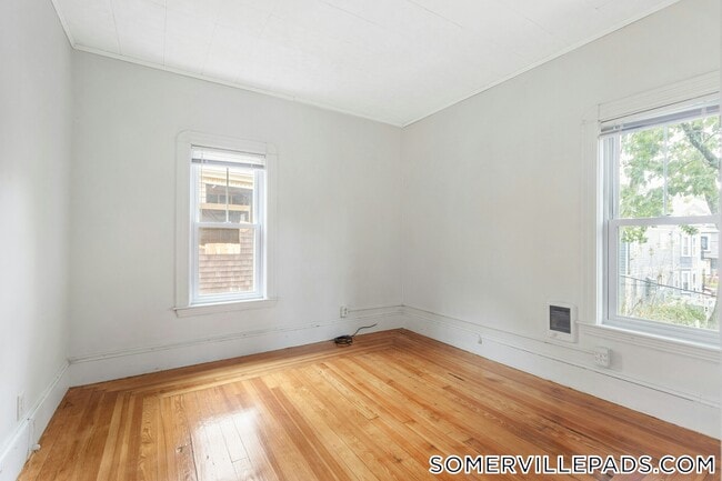 Building Photo - 266 Willow Ave