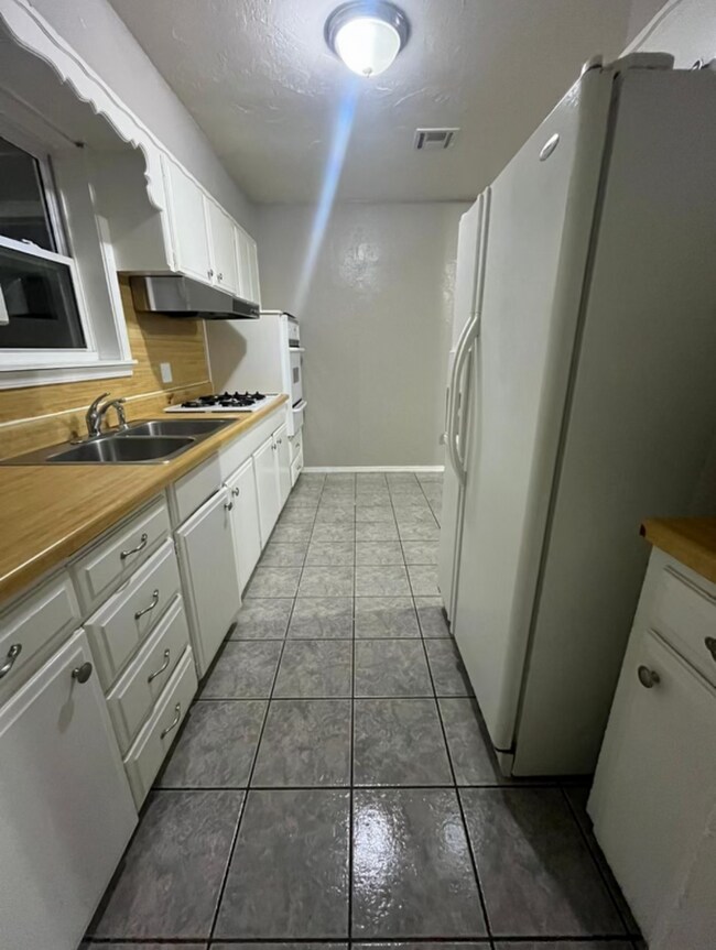 Foto del edificio - Section 8 Approved Home in Moore! **DEPOSI...