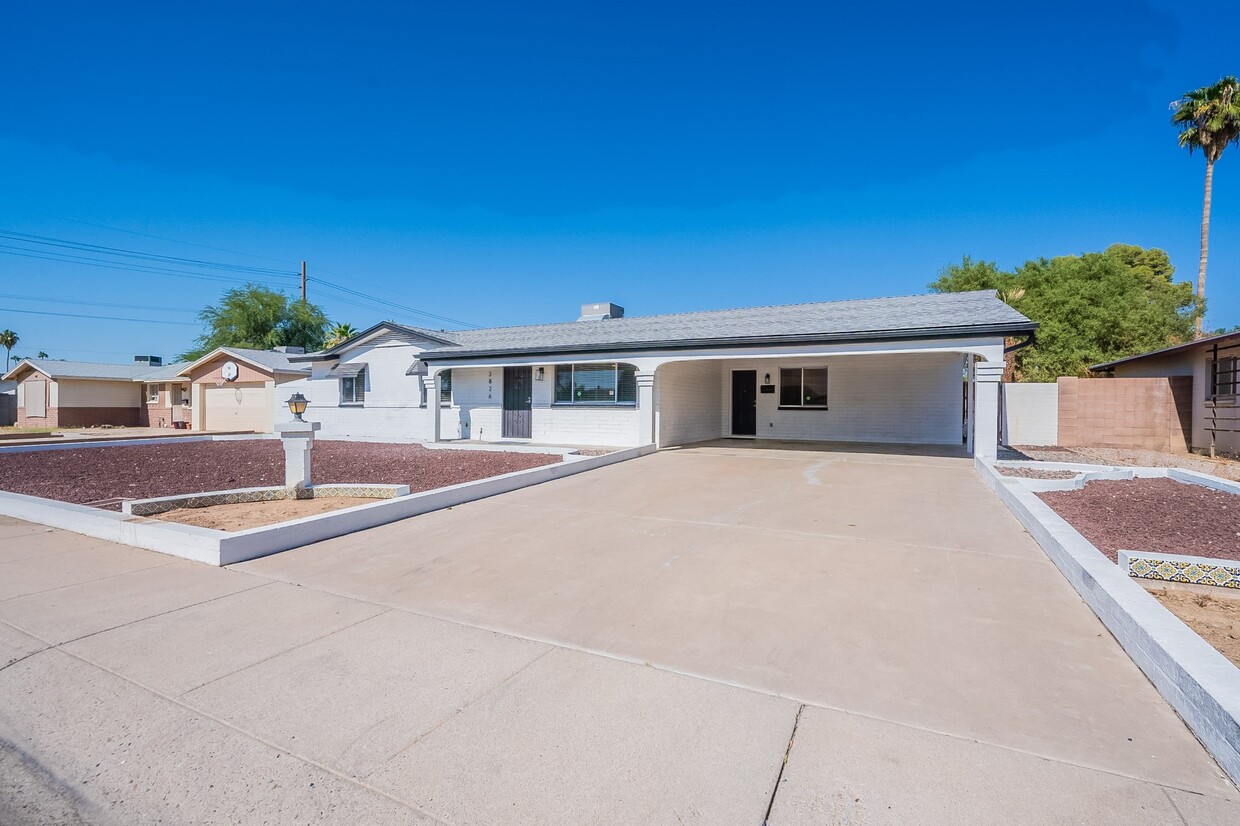 Primary Photo - 3826 W Desert Park Ln