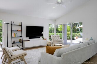 Building Photo - 32 Admirals Ct