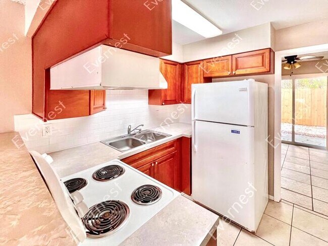 Foto del edificio - 1063 Spirit Lake Rd