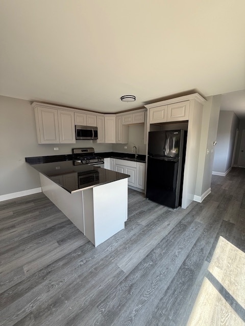 Building Photo - 2421 Lewis Ave