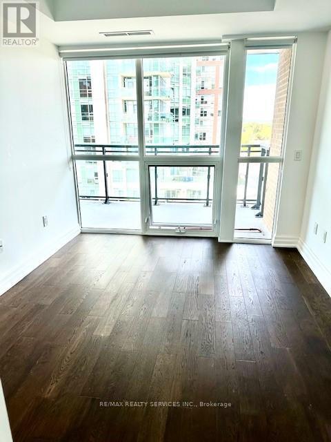 Photo du bâtiment - 2060 Lakeshore Rd.
