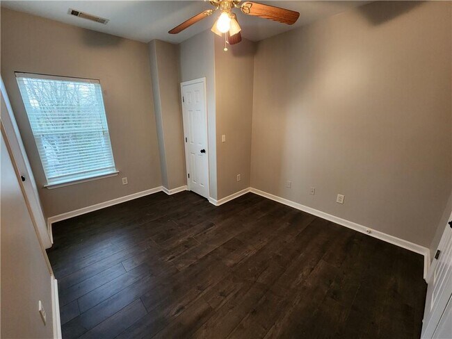 Foto del edificio - 1029 Sims St SW