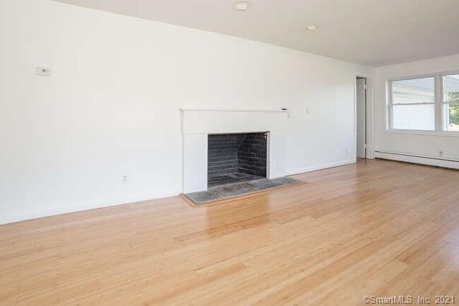 Building Photo - 1 Knoll Dr