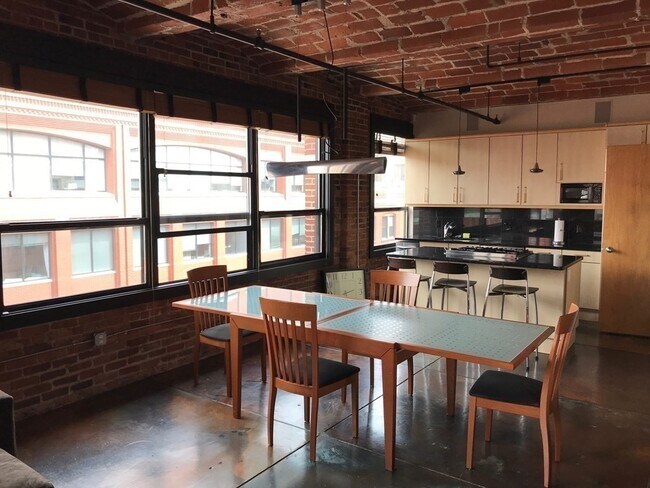 Foto del edificio - 121 Beach St