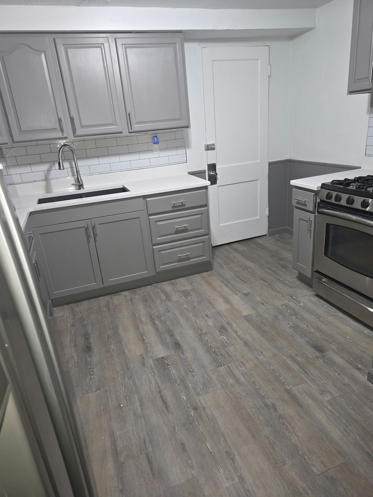 650 E 130th St Cleveland, OH 44108 – photo 5