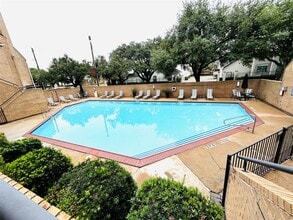 Building Photo - 5200 Weslayan St