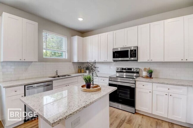 Foto del edificio - 1213 Silver Ln