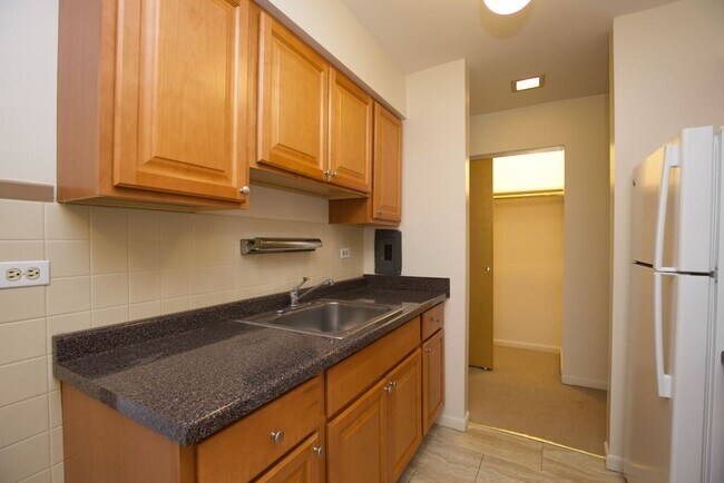 Foto del edificio - 8254 Niles Center Rd