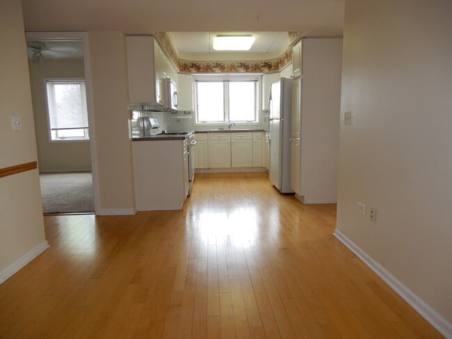 Building Photo - 1327 Brown St