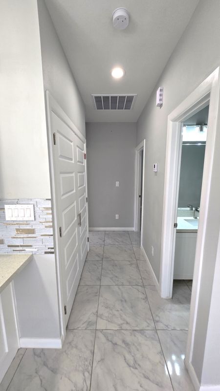 Foto del edificio - 919 N Blair Ave