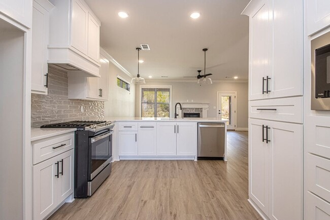 Building Photo - New Construction 3 bed 2 1/2 Bath, 2,020 s...