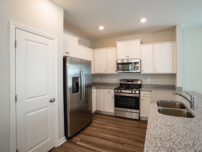 Building Photo - 1157 Semoran Way