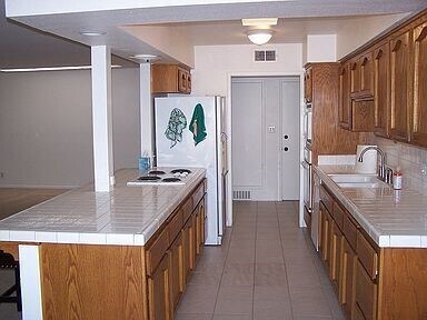 Building Photo - 46285 Burroweed Ln