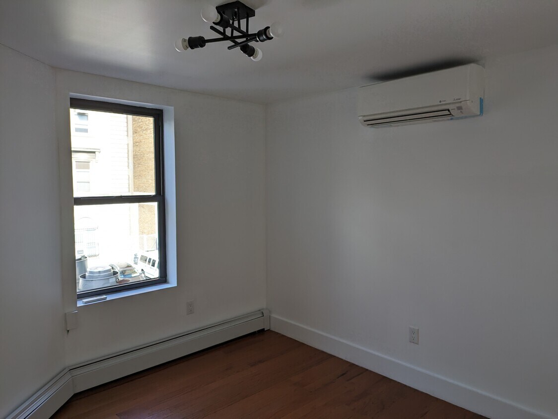 Foto del edificio - 69 6th Ave