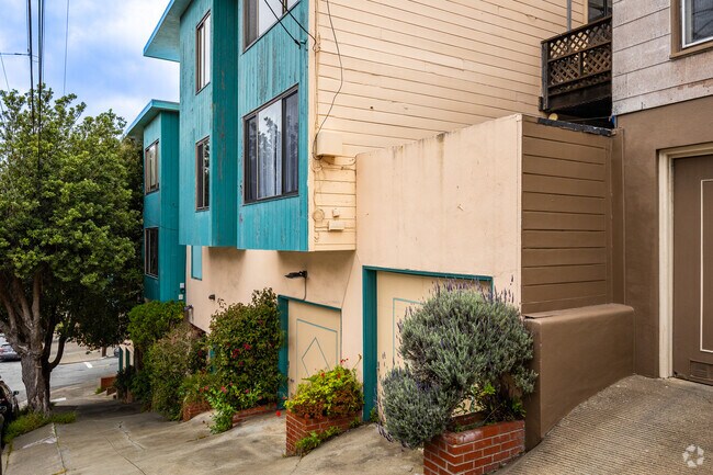 Alt. Exterior - 311-315 Diamond St