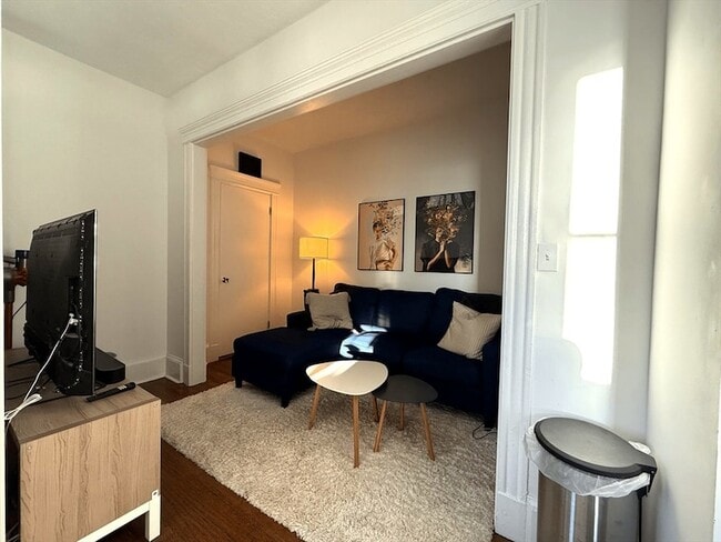 Photo - 137 Peterborough St Apartment