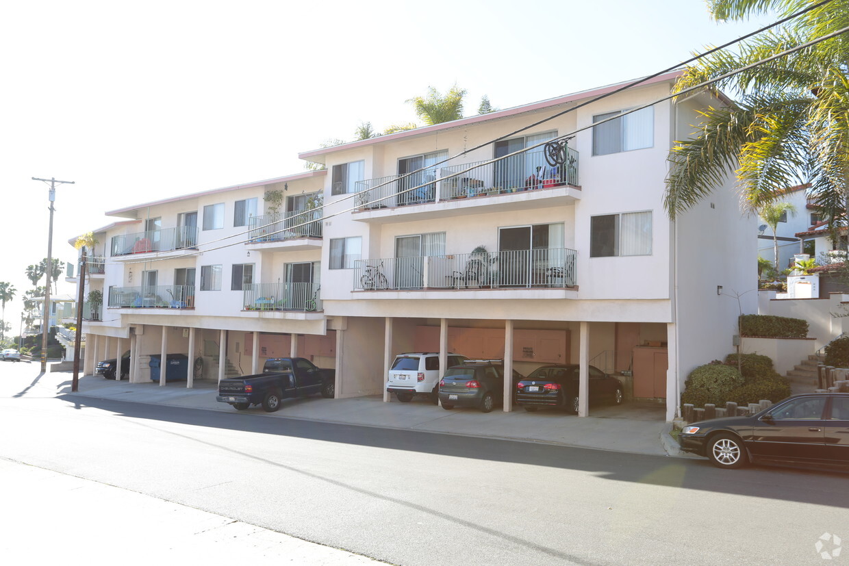 Building Photo - Casa Granada(NO UNITS AVAILABLE)