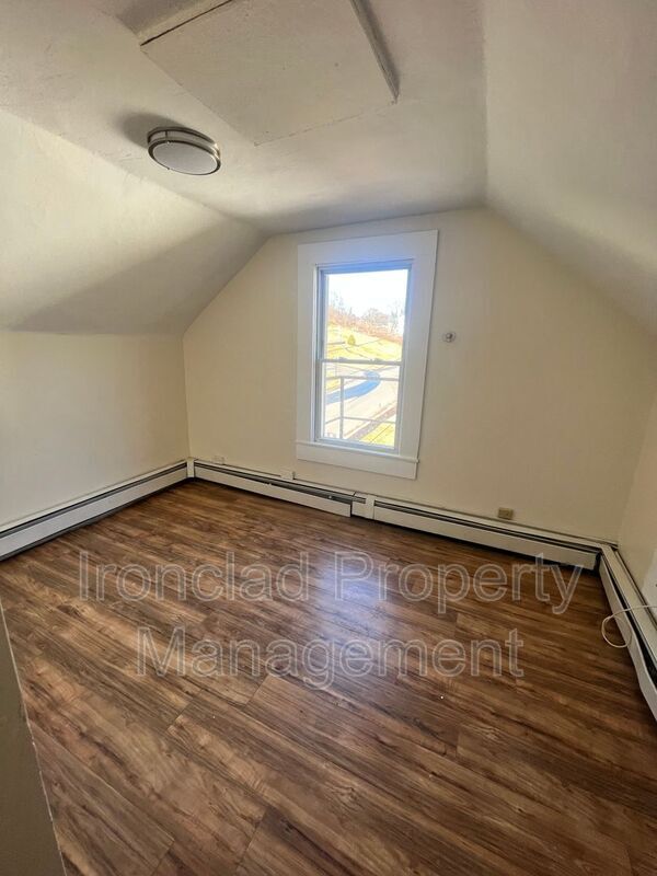 27 Botsford St Unit 3, Meriden, CT 06451 Condo for Rent in Meriden