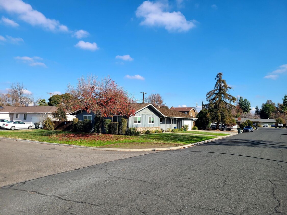 Foto principal - Well maintained home for rent in Visalia