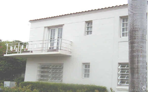 Foto del edificio - 439 NE 15th St
