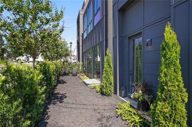Building Photo - 2146 Bristol Cove