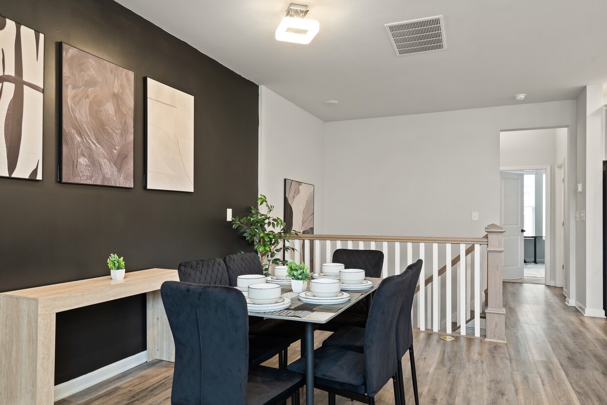 Foto principal - 2037 Statesville Ave