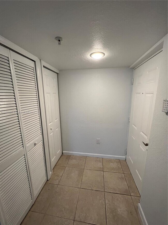 Foto del edificio - 21000 SW 87th Ave