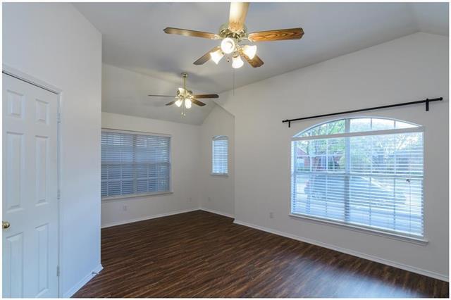 Foto del edificio - 5657 Westwood Ln