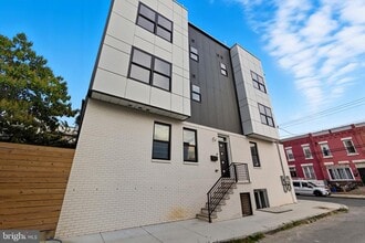 Building Photo - 2713 W Montgomery Ave