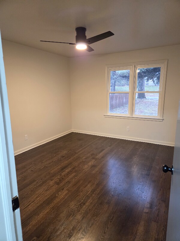 Building Photo - 1600 E 77th Terrace