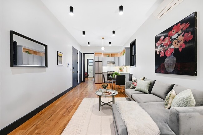 Building Photo - 7 St Pauls Ave