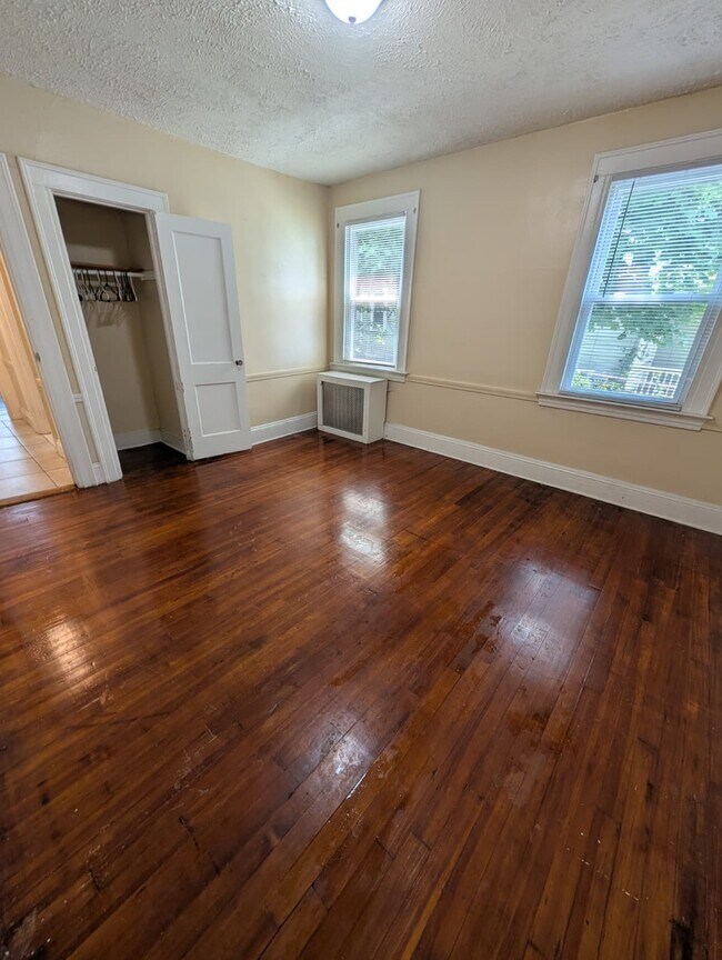 Building Photo - 479 Quinnipiac Ave