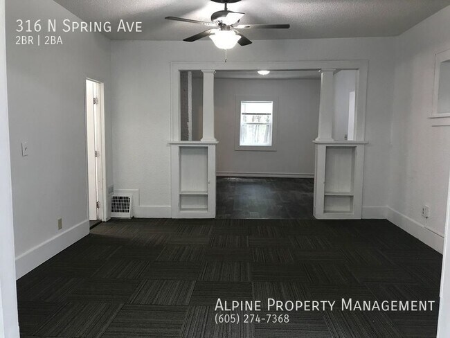 Building Photo - 2 Bed/2 Bath Apartment Near Downtown!