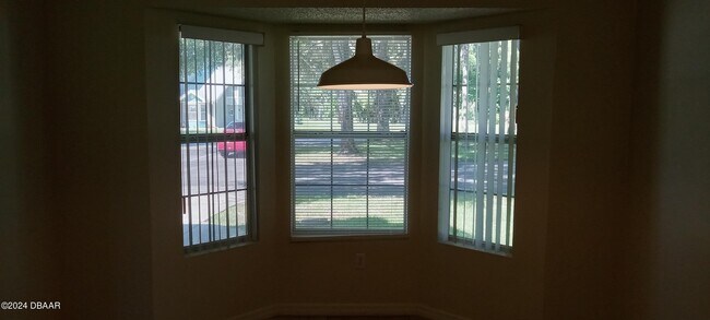 Foto del edificio - 137 Grand Oaks Cir